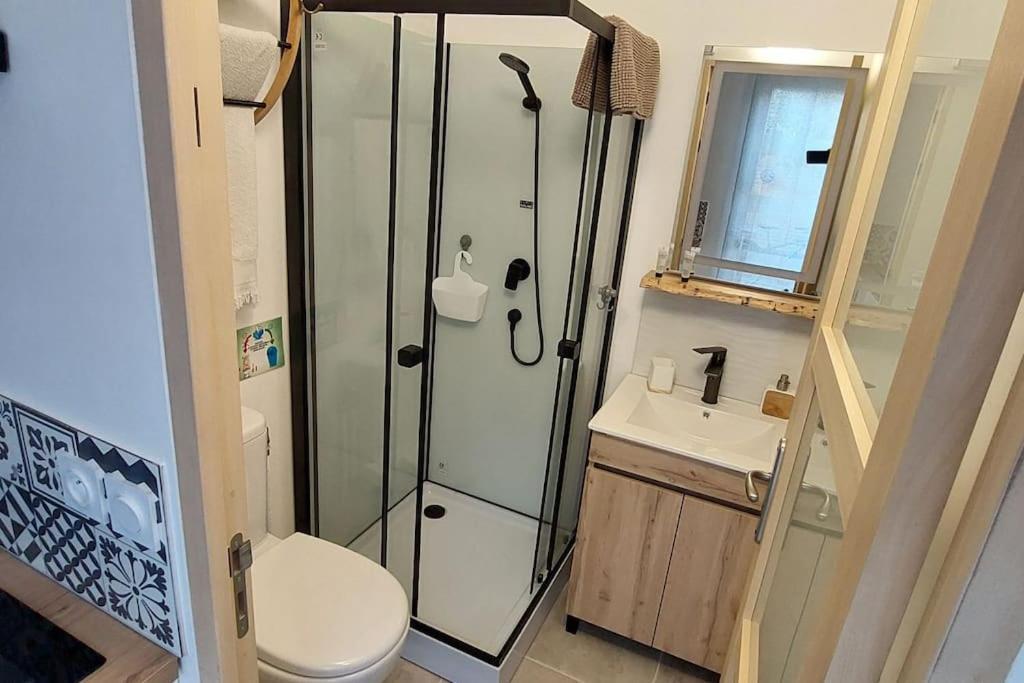 Gite De L'Olivier, Classe, Climatise, Jardin Avec Parking Gratuit Devant Le Logement Et A 5 Minutes Du Centre-Ville A Pied LʼIsle-sur-la-Sorgue Eksteriør bilde