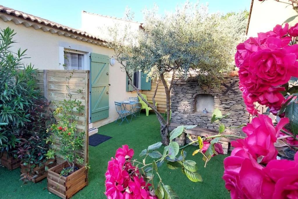 Gite De L'Olivier, Classe, Climatise, Jardin Avec Parking Gratuit Devant Le Logement Et A 5 Minutes Du Centre-Ville A Pied LʼIsle-sur-la-Sorgue Eksteriør bilde
